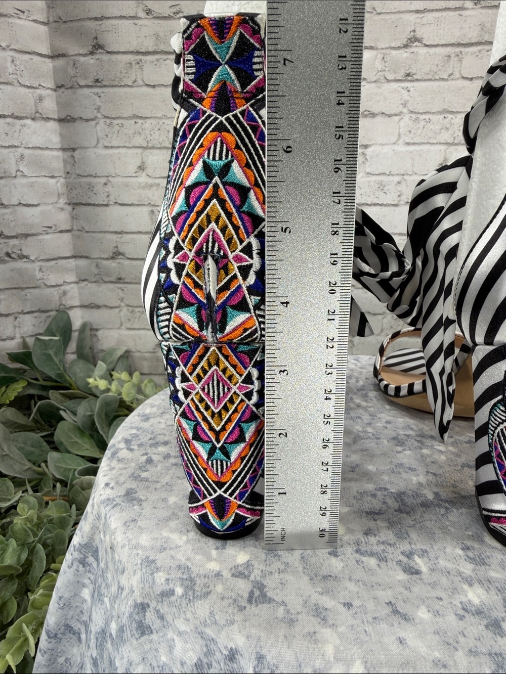 INC - “Kanata” Black & White Fabric Stripe Embroidered Tribal Print Heels WMS 10 - Picture 4 of 11
